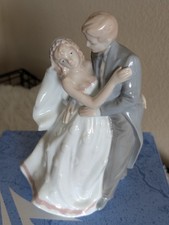 Vintage LLadro Style REPLICA Porcelain Figurine Couple Wedding picture