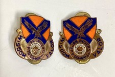 Lot of 2 Vintage Auburn University Army ROTC DUI DI Unit  Pins picture