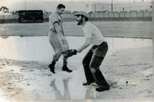 CUBA CUBAN CHE GUEVARA & RAUL CASTRO BASEBALL 1959 KORDA ORIG PHOTO MA65 picture