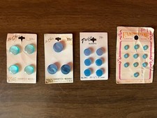 Lot of 4 LE CHIC Pacific ORIGINAL CARDS 32 BUTTONS Blue Pearl Moonstone Plastic picture