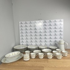 Noritake Augusta 2025 Dinner Plates White Gold Floral Set picture