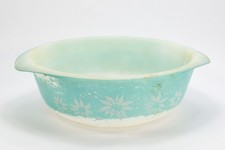 Pyrex Vintage Casserole Light Blue White Flowers 0-CR-200 Considerable Wear picture