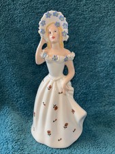 Vintage Beautiful Porcelain Sophisticated Lady Flower Accents Figurine #OO picture