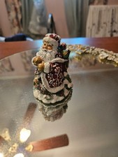 santa clause trinket box picture