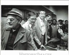 1979 Press Photo Chief Union Negotiator Ken Moore Announces Vote, Charlotte picture