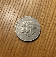 1981 - Royal Wedding Commerative Crown Coin - Prince Charles & Diana Spenser picture