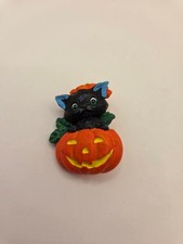 Vintage Avon Pin/Brooch Halloween Black Cat In Pumpkin JOL Holiday picture