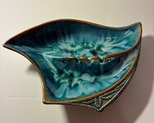 Vintage MCM California-USA 2507 Ceramic Leaf Ashtray Blue Green Gold Glazed picture