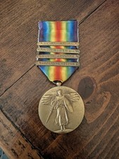 VINTAGE WW I Victory Medal also 4 Battle Bars picture