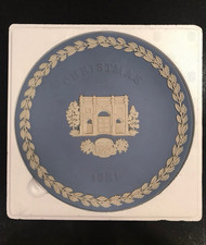 14 ct lot Wedgwood Blue & White Jasperware Christmas Collector Plates 1969-81 +1 picture