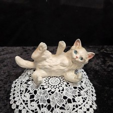 VINTAGE LEFTON WHITE PERSIAN PLAYFUL LYING CAT KITTEN FIGURINE #1513 Japan 1960s picture