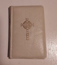 1925 Antique Catholic Child's Prayer Book Good Condition Gold Trim Nice Gift 🎁 picture