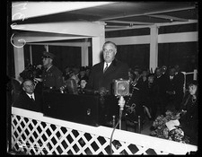 ROCK CREEK, PRESIDENT ROOSEVELT SPEAKING AT THE DEDICATION OF JUSSERANDS BENCH picture