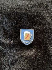 Vintage The Shed Stowe VT Enamel Ski Collectable Pin picture