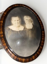 Vtg Antique Faux Wood Oval Framed Victorian Bubble Glass Portrait Man Woman picture