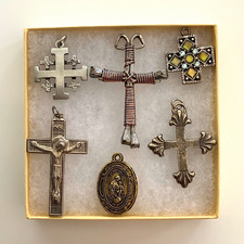 Lot of 6 Vintage Estate  Christian Cross/Crucifix Pendant Charms  picture