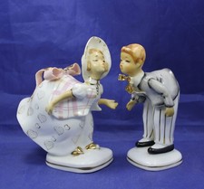 Vintage Geo Z Lefton Bloomer Girl Kissing Couple Figurines. KW10530 Hand Painted picture
