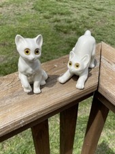 Set of Kitschy Quon-Quon Japanese Kittens Cats White Amber Eyes MCM XXXI Vintage picture