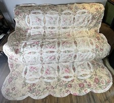 Vtg Double Wedding Ring Quilt 80x90 in Scalloped Edge Cottagecore Floral Grandma picture