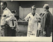 1977 Press Photo International Longshoremen's Association Strike - nob49553 picture