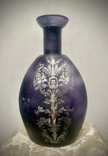 BEAUTIFUL FROSTED BLACK AMETHYST PURPLE ETCHED ART GLASS VASE picture