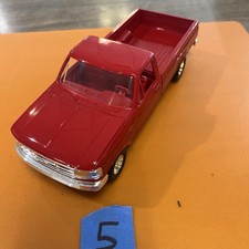 AMT Ertl 6823 1/25 Scale 1992 Ford F-150 XLT Promo Model Car Bright Red picture