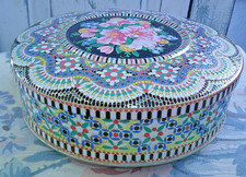 VINTAGE DAHER BISCUIT COOKIE TEA TIN FLORAL TEXTURED Decorative ENGLAND picture