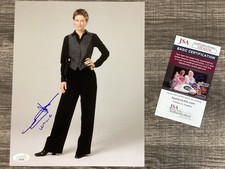 (SSG) Sexy LESLIE HOPE Signed 8X10 Color Photo 