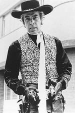 Lee Marvin as Kid Shelleen pointing guns Cat Ballou 11x17 Mini Poster picture