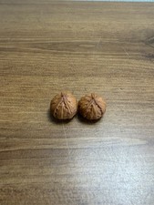 Pair of  Match Chinese Health Walnut 南瓜小三棱 24x22x21 精品 配手套和刷子 适合女生和小孩盘玩 picture