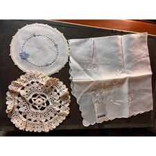 Unbranded Vintage Doily Handkerchief Set OS White Cream Blue Excellent Floral picture