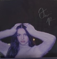 OLIVIA RODRIGO “GUTS” SIGNED VINYL INSERT 11X11 PRINT AUTOGRAPH  picture