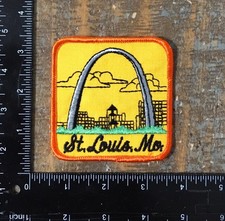Vintage ST. LOUIS MISSOURI Gateway Arch Skyline Souvenir Iron-On Patch 1970s STL picture