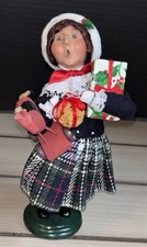 Vintage Byers Choice 2006 Carolers Woman With Gifts Traditional Shopper picture