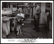 Curd Jürgens + Gia Scala in I am at the Stars (1960) ORIGINAL VINTAGE PHOTO M 68 picture