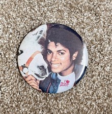 Vintage 1984 Michael Jackson Louie The Llama Pinback Button Pin 3-3/8