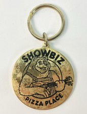 Vintage RARE SHOWBIZ PIZZA PLACE 1980’s Gold Tone Keychain picture