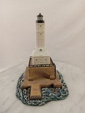 Harbour Lights Port Washington Breakwater Lighthouse Wisconsin HL373 #37/1200 picture