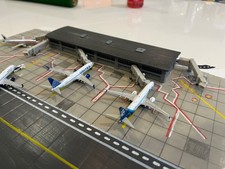 1:400 Scale Model Airport Terminal (With Jetbridges | 5 ) Fits Up To 5 Aircraft. picture