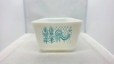 Vintage Pyrex 0502 1.5 pint Amish Butterprint Refrigerator Dish Turquoise NO LID picture