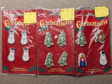 12 Vintage Christmas Buttons 