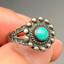 Vintage Southwestern Turquoise Sterling Silver Ring Size 5 picture
