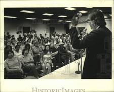 1979 Press Photo Federation of Teachers head Albert Shanker addresses teachers picture