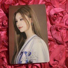 YEJI ITZY CAKE Edition Celeb K-POP Girl Photo Card Pretty Side Jersey picture