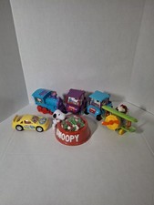 VTG Peanuts Snoopy Red Dog Dish and other Candy containers all full but one picture
