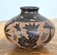 Nicarguan San Juande Oriente Sgraffito Hand Etched Terracotta Vase Pot 5.5