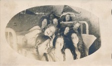 10 Young Pretty Women Bedroom Party Gay Lesbian Int 1914 vintage snapshot photo picture