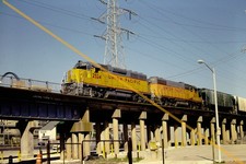 Union Pacific 2524 original slide (elevated track) ð– µ St. Louis, MO 1998 picture