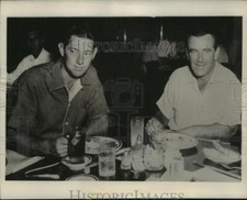 1953 Press Photo Cary Middlecoff and Lloyd Mangrum discuss tough US Open picture