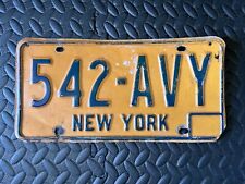 VINTAGE 1970s New York City Empire State Yellow Blue US License Plate 986 LFE picture